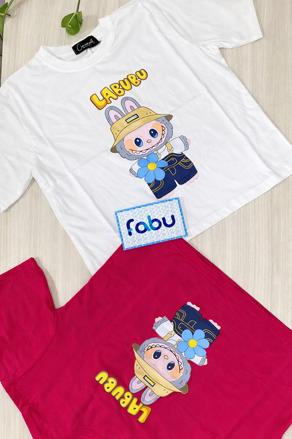 Laburu Bunny Graphic T-Shirt