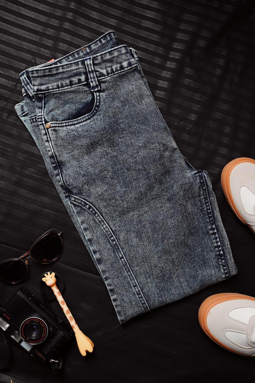 Sleek Curve High-Waisted Denim Jeans – Effortless Style for Bold Women